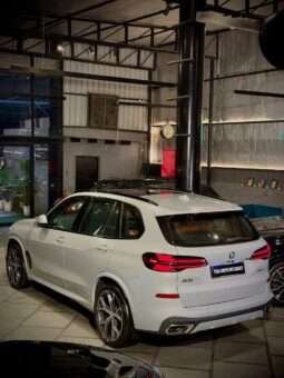 
										BMW X5 xDrive40i M Sport full									
