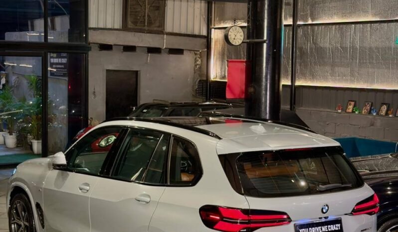 
								BMW X5 xDrive40i M Sport full									