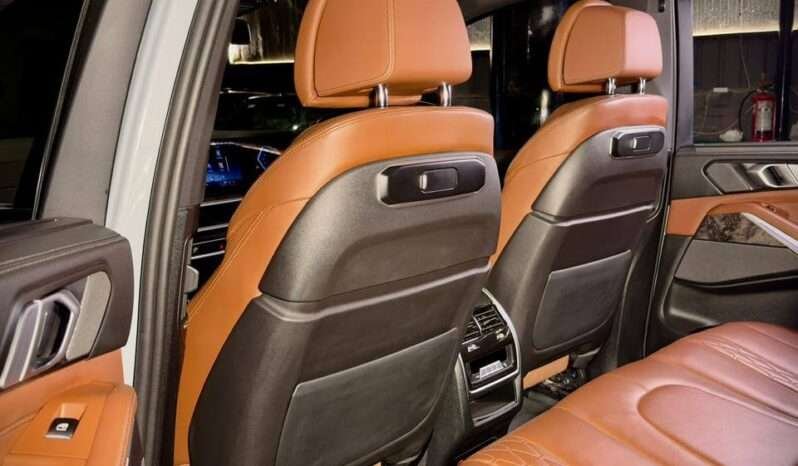 
								BMW X5 xDrive40i M Sport full									