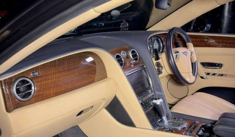 
								Bentley Flying Spur V8 full									