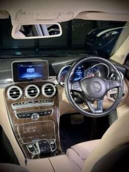 
										Mercedes-Benz C-Class C200 full									