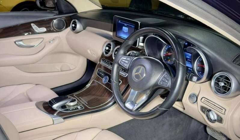 
								Mercedes-Benz C-Class C200 full									