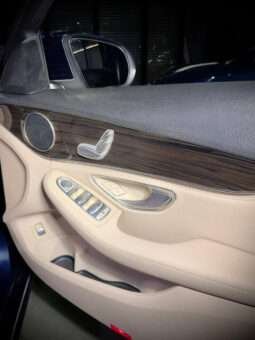 
										Mercedes-Benz C-Class C200 full									