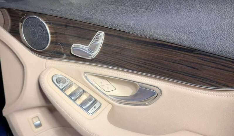 
								Mercedes-Benz C-Class C200 full									