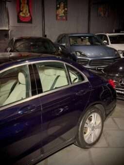 
										Mercedes-Benz C-Class C200 full									