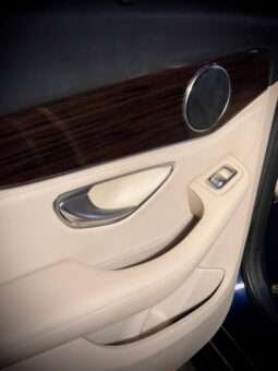 
										Mercedes-Benz C-Class C200 full									