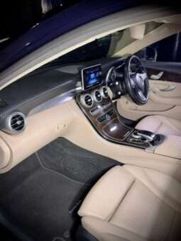 
										Mercedes-Benz C-Class C200 full									