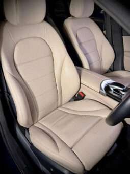 
										Mercedes-Benz C-Class C200 full									