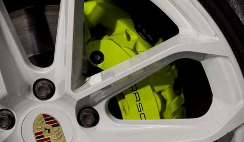 
								Porsche Cayenne E-Hybrid full									