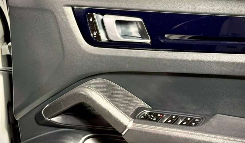 
								Porsche Cayenne E-Hybrid full									