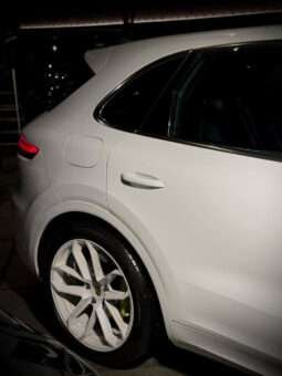 
										Porsche Cayenne E-Hybrid full									