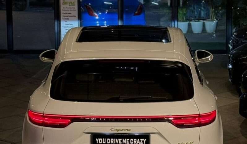 
								Porsche Cayenne E-Hybrid full									