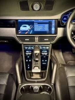 
										Porsche Cayenne E-Hybrid full									