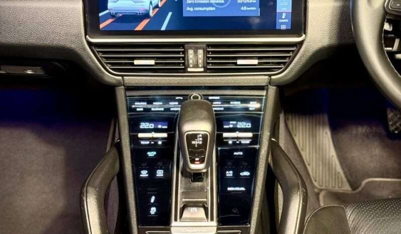 
								Porsche Cayenne E-Hybrid full									