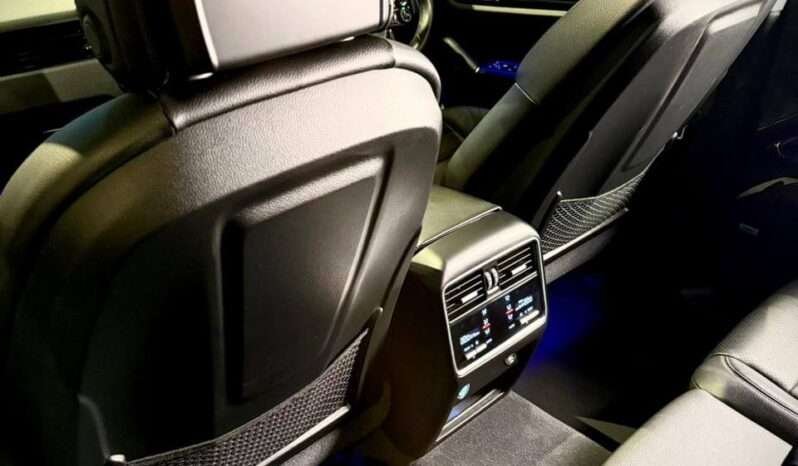 
								Porsche Cayenne E-Hybrid full									