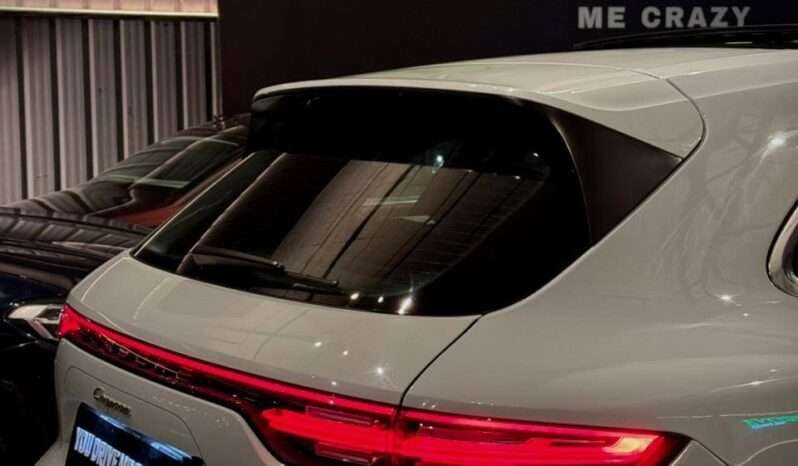 
								Porsche Cayenne E-Hybrid full									