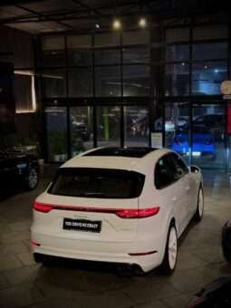 
										Porsche Cayenne E-Hybrid full									