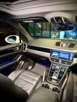 
										Porsche Cayenne E-Hybrid full									