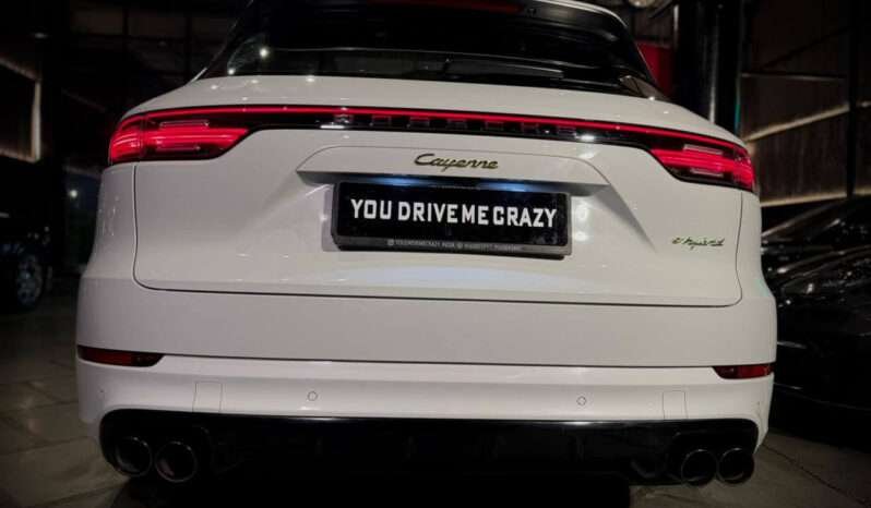 
								Porsche Cayenne E-Hybrid full									