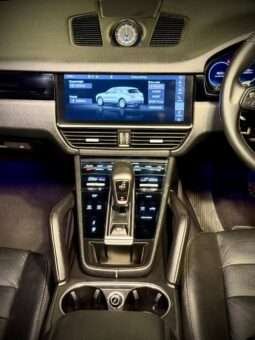 
										Porsche Cayenne E-Hybrid full									