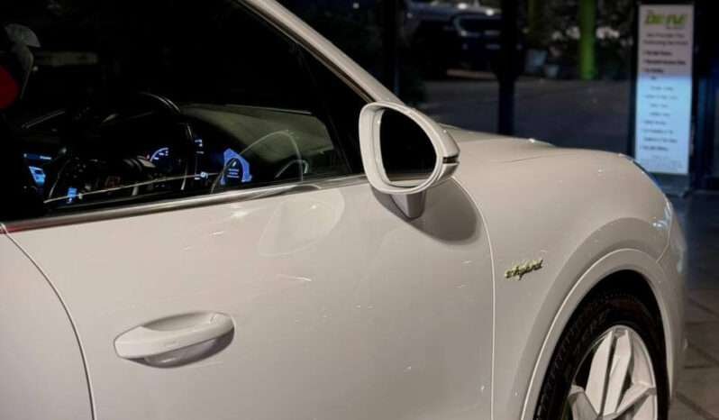 
								Porsche Cayenne E-Hybrid full									