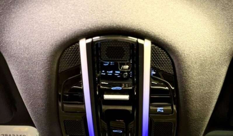 
								Porsche Cayenne E-Hybrid full									