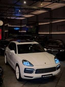 
										Porsche Cayenne E-Hybrid full									