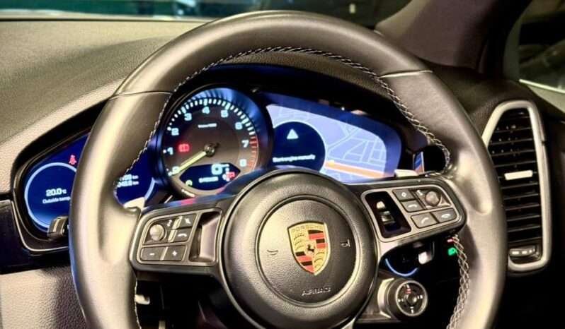 
								Porsche Cayenne E-Hybrid full									