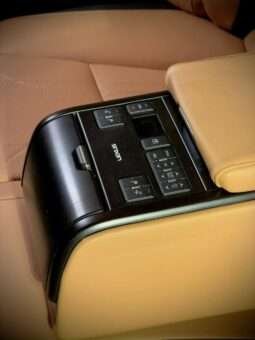 
										Lexus ES 300h Luxury full									