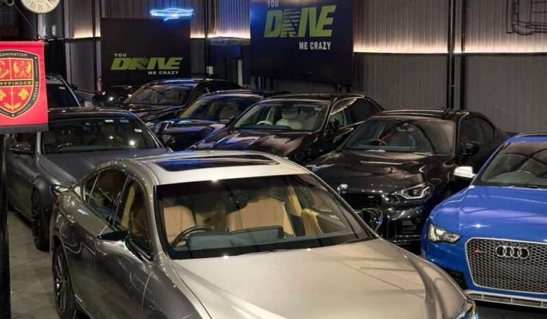 
								Lexus ES 300h Luxury full									