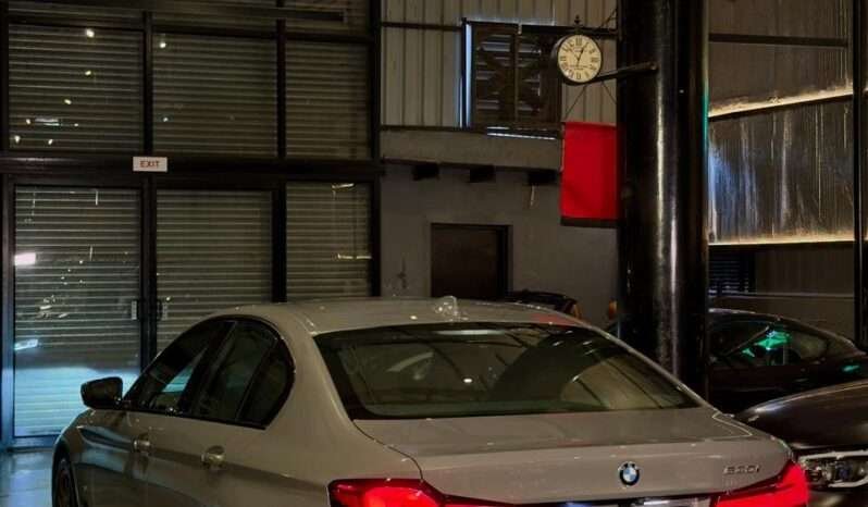 
								BMW 530i M Sport LCI (G30) full									