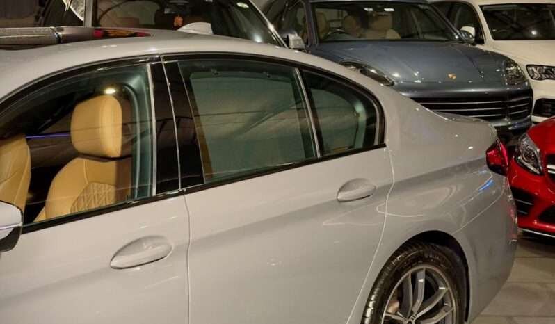 
								BMW 530i M Sport LCI (G30) full									