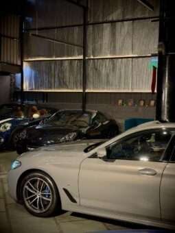 
										BMW 530i M Sport LCI (G30) full									