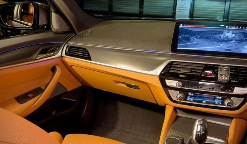 
								BMW 530i M Sport LCI (G30) full									