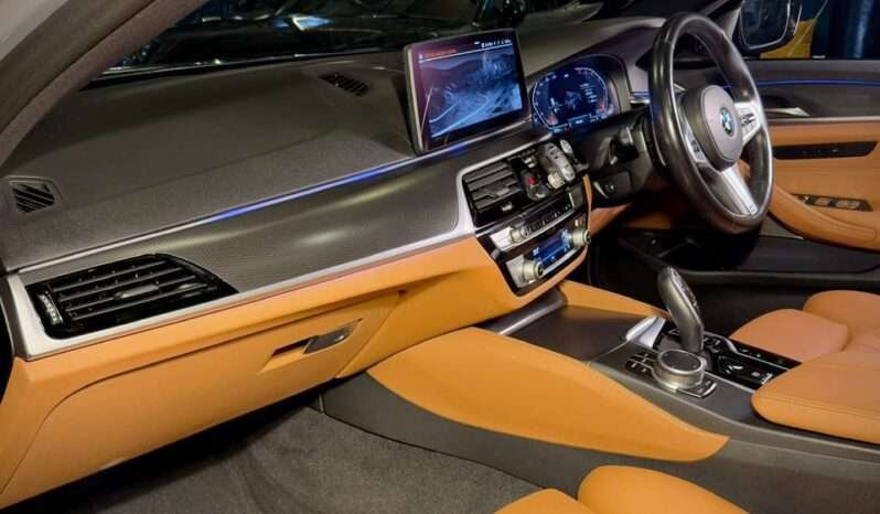 
								BMW 530i M Sport LCI (G30) full									