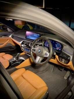 
										BMW 530i M Sport LCI (G30) full									