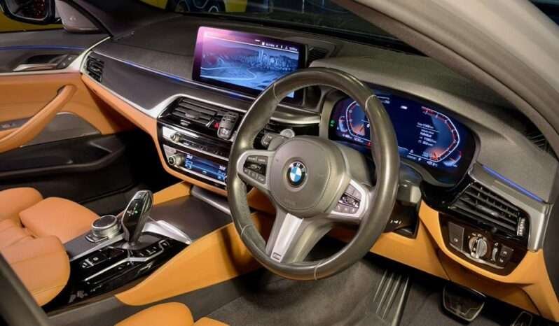 
								BMW 530i M Sport LCI (G30) full									