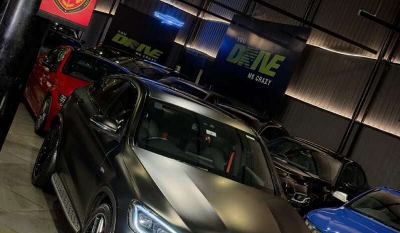 
								Mercedes-Benz GLC43 AMG full									