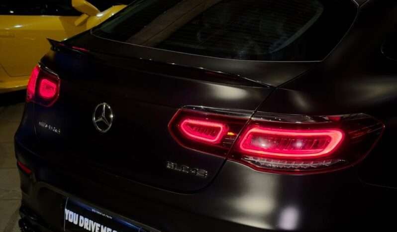 
								Mercedes-Benz GLC43 AMG full									