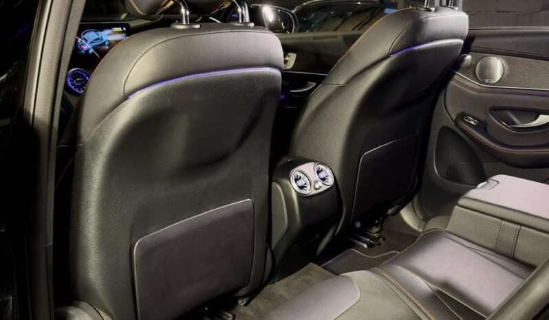 
								Mercedes-Benz GLC43 AMG full									