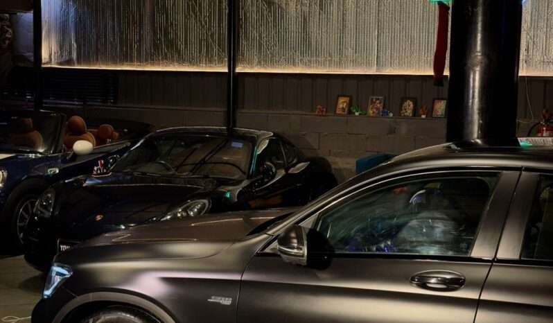 
								Mercedes-Benz GLC43 AMG full									