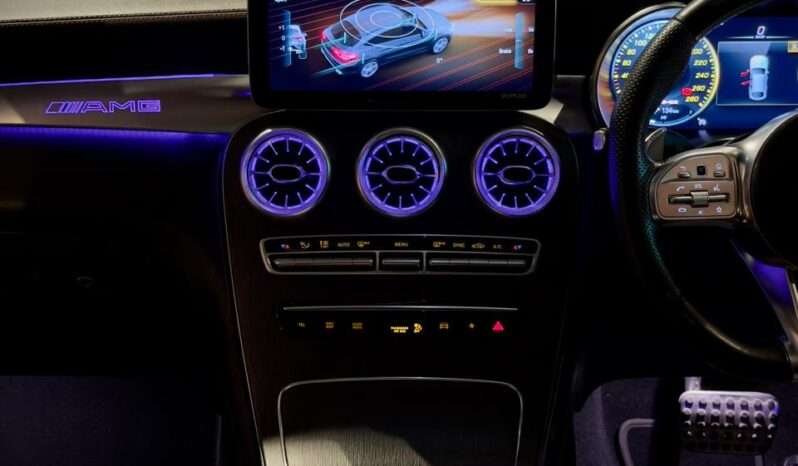 
								Mercedes-Benz GLC43 AMG full									