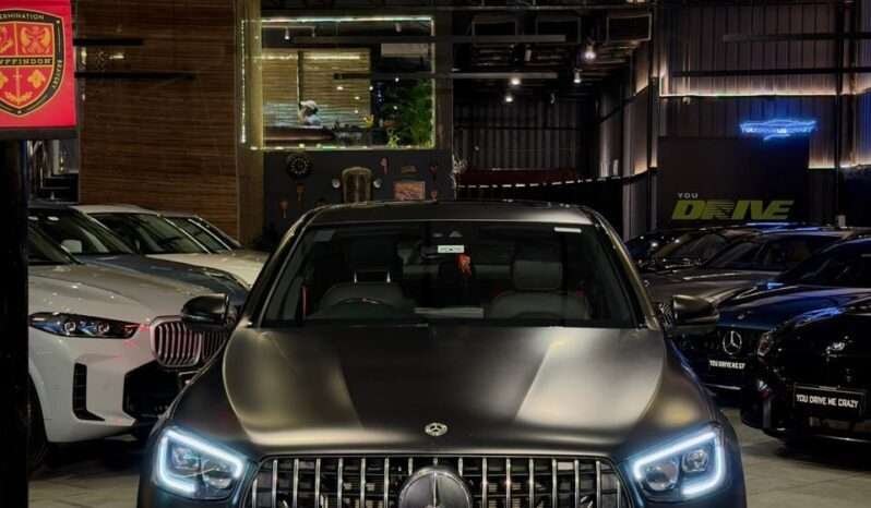 
								Mercedes-Benz GLC43 AMG full									