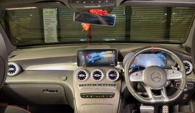 
								Mercedes-Benz GLC43 AMG full									