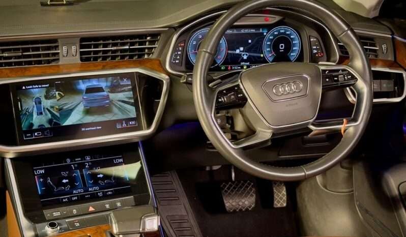 
								Audi A6 45 TFSI Technology full									