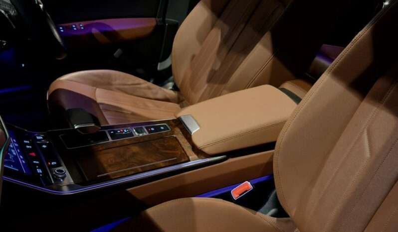 
								Audi A6 45 TFSI Technology full									