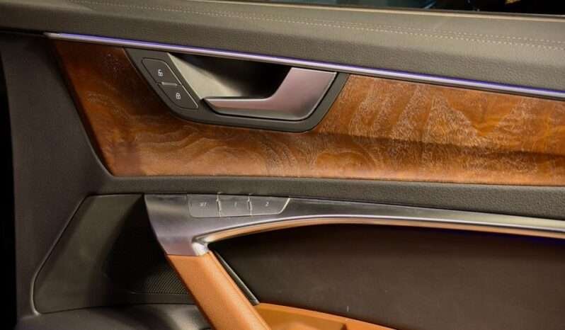 
								Audi A6 45 TFSI Technology full									