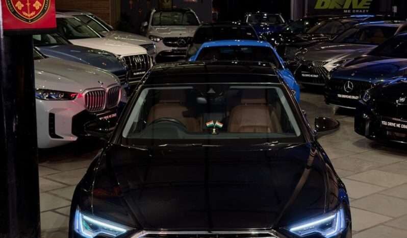 
								Audi A6 45 TFSI Technology full									