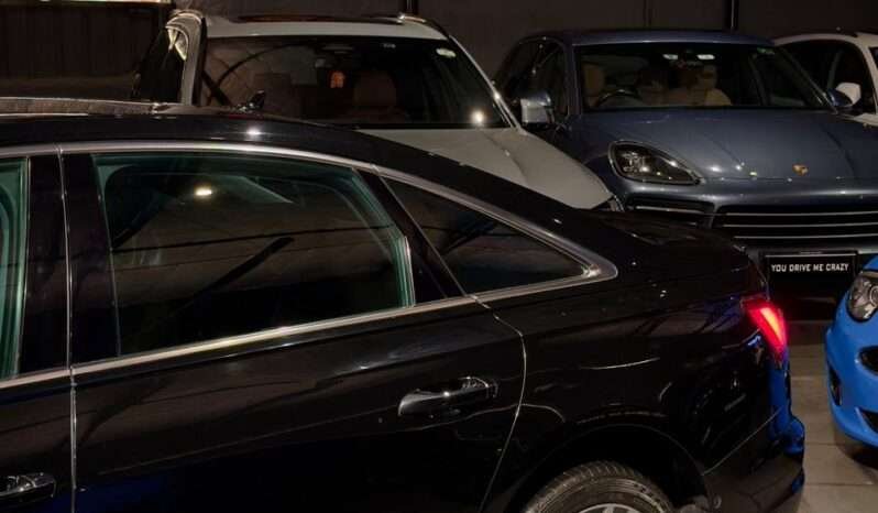 
								Audi A6 45 TFSI Technology full									