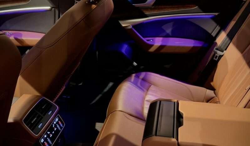 
								Audi A6 45 TFSI Technology full									